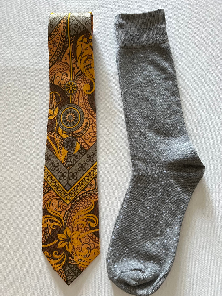 Prosperity silk tie in gold tie with socks