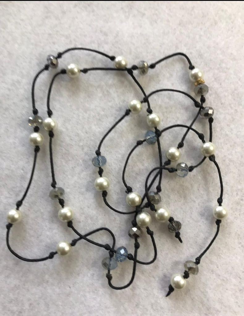 Lariat in Pearls and Black